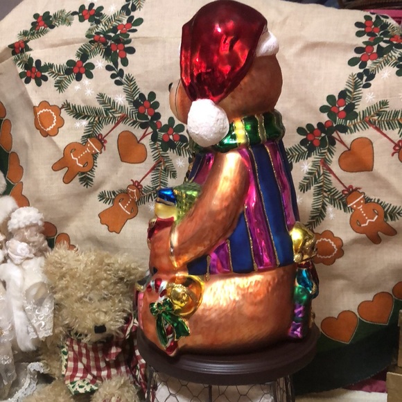 Thomas Pacconi Classics 2004 collection Holiday Bear 17.5”x9.25” - Picture 2 of 5